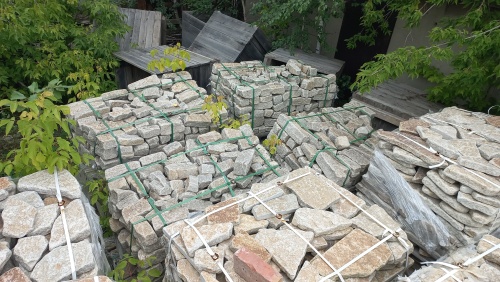 Гранитный плитняк галтованный для мощения купить в Зеленограду