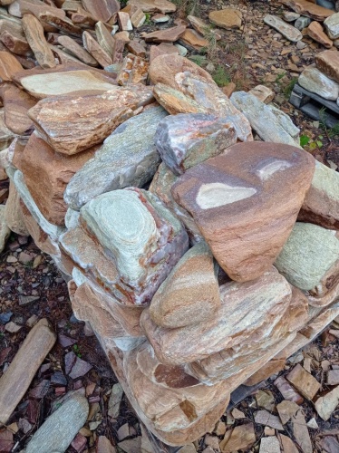 Златолит жёлтый, жёлто-зелёный глыбки и валуны для ланшафтного дизайна купить в Зеленограду