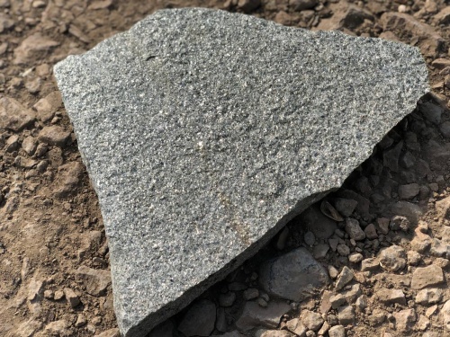 Плитняк златолит Уральский для цоколя, отмостки купить в Зеленограду