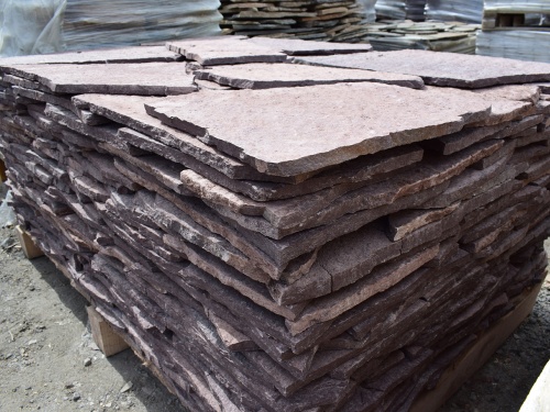 Плитняк лемезит бордовый для облицовки цоколя 20-25 мм  купить в Зеленограду