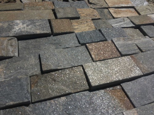 Плитка пилёная златолит Уральский для цоколя, отмостки купить в Зеленограду