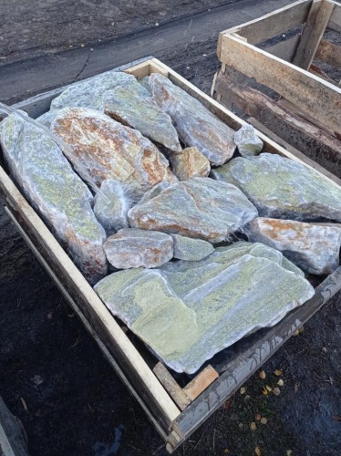 Златолит жёлтый, жёлто-зелёный глыбки и валуны для ланшафтного дизайна купить в Зеленограду