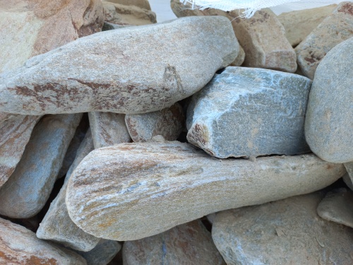 Златолит жёлтый, жёлто-зелёный глыбки и валуны для ланшафтного дизайна купить в Зеленограду