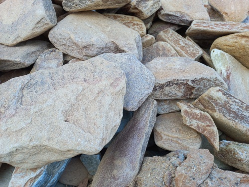 Златолит жёлтый, жёлто-зелёный глыбки и валуны для ланшафтного дизайна купить в Зеленограду