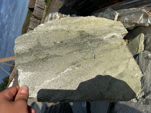 Плитняк златолит зелёный для цоколя, отмостки купить в Зеленограду