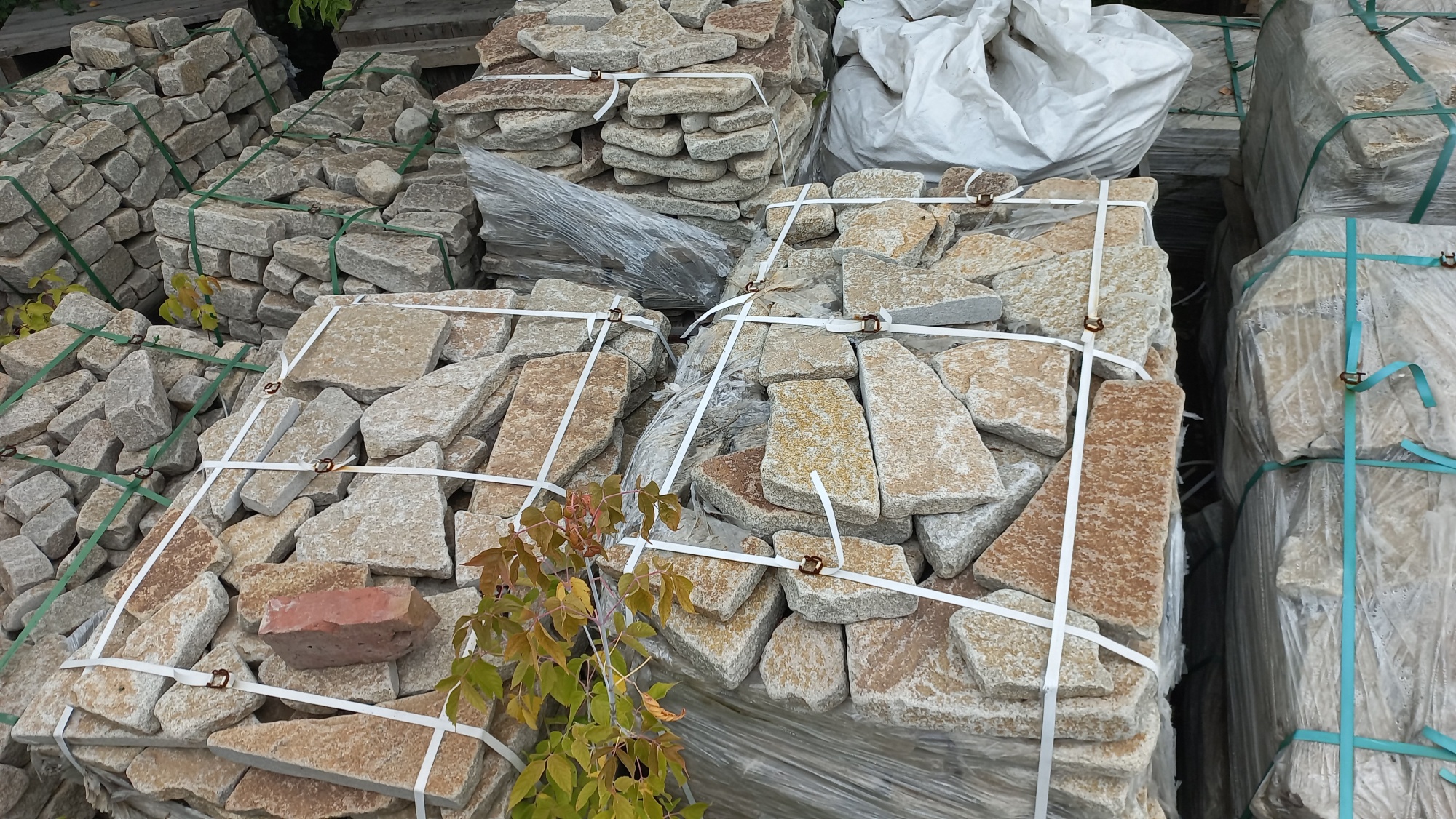 Плитняк гранитный галтованный купить в Зеленограду