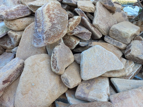 Златолит жёлтый, жёлто-зелёный глыбки и валуны для ланшафтного дизайна купить в Зеленограду