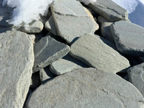 Плитняк златолит зелёный галтованный для цоколя купить в Зеленограду