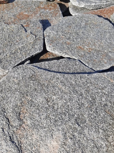 Златолит серебристый галтованный для лестниц купить в Зеленограду