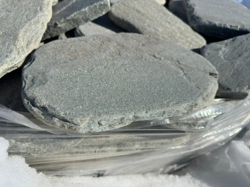 Плитняк златолит зелёный галтованный для мощения на бетон купить в Зеленограду