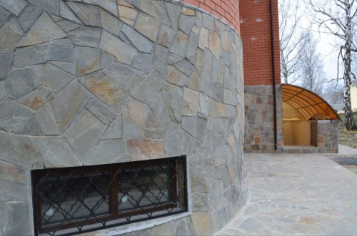 Плитняк златолит Уральский для цоколя, отмостки купить в Зеленограду